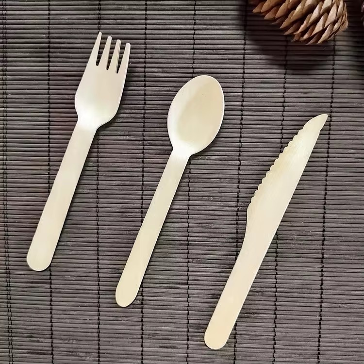 DISPOSABLE WOODEN CUTLERY