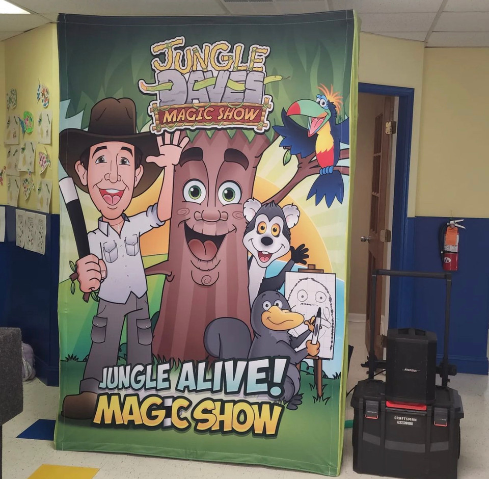 5ft Pop Up Backdrop w/endcaps 5ft Pop Up Backdrop w/endcaps