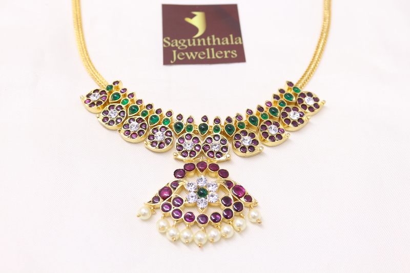 mango short necklace