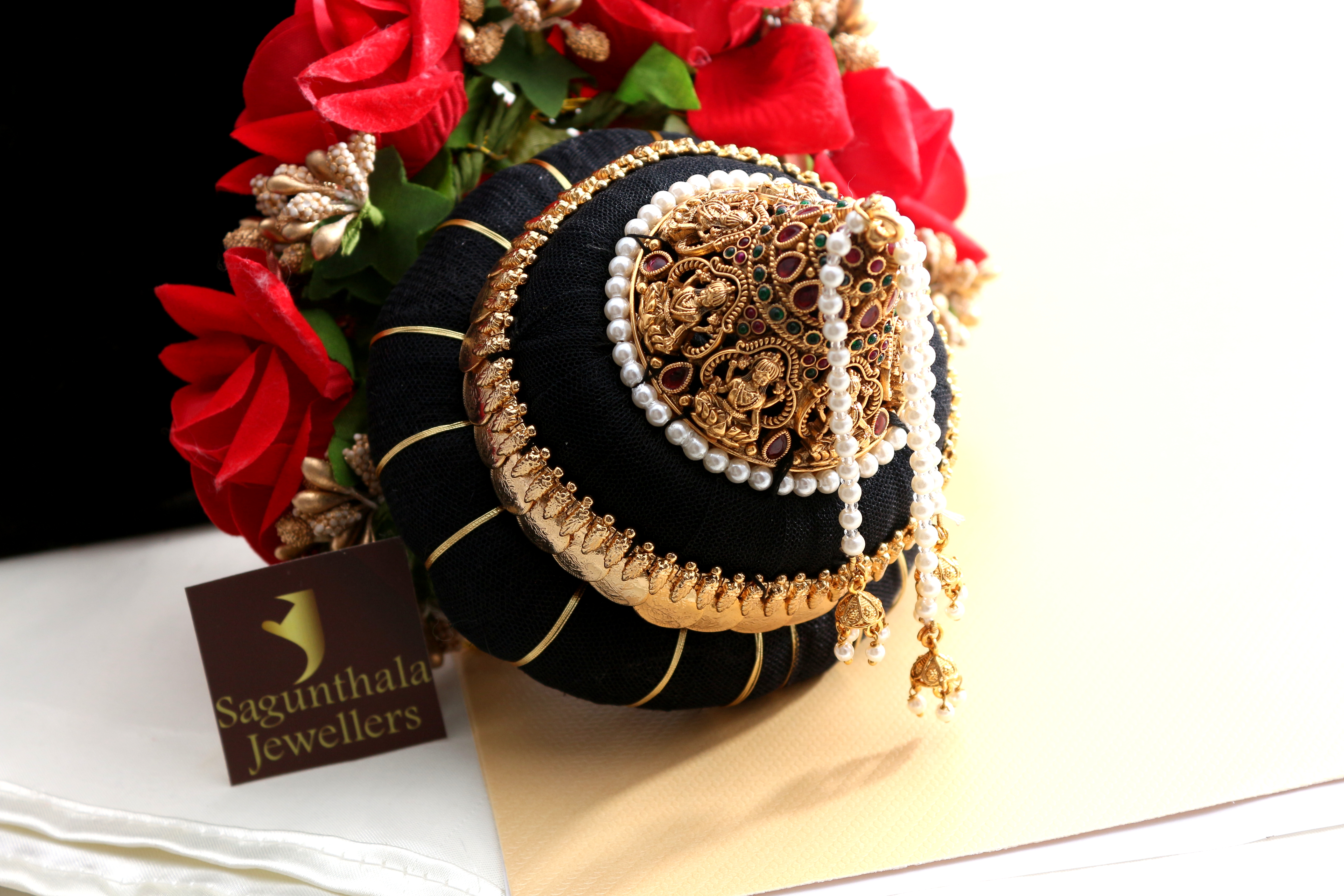 Andal Kondai - One Gram Antique Gold & Real Kempstones Goddess Lakshmi Inspired Pattern