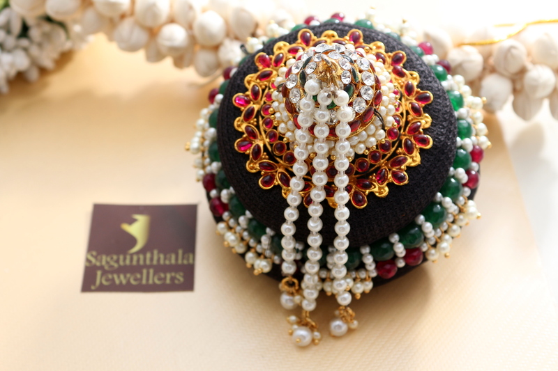 Andal Kondai - Kempstones & Agate Exclusive & Ethnic Ornamental Finish Hair Accessory