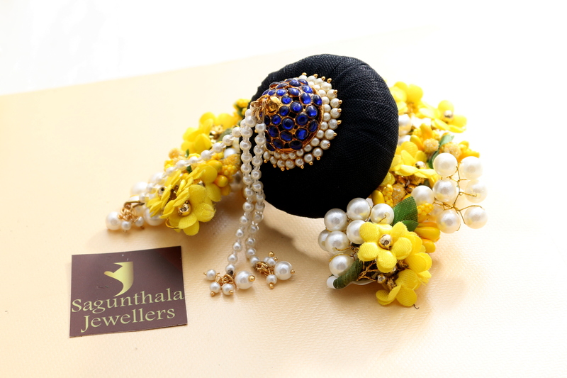 Andal Kondai - Full Blue Kemsptones Tradtional Hair Accessory