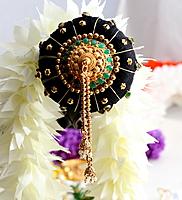 Andal Kondai - Full Green & Original Kempstones One Gram Gold Copper-made  Ethnic Grandeur Hair Accessory