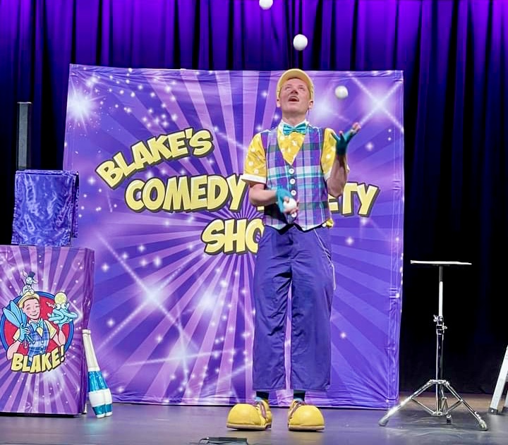 8ft Pop Up Backdrop w/endcaps 8ft Pop Up Backdrop w/endcaps