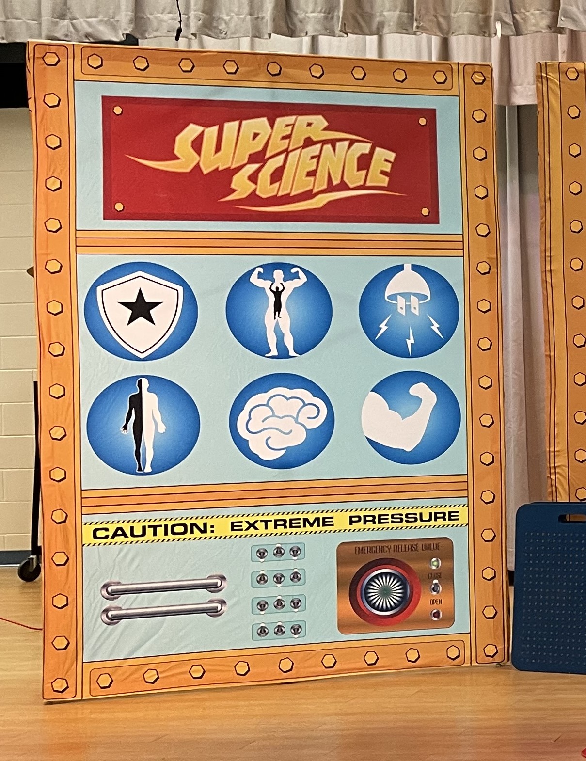 5ft Pop Up Backdrop w/endcaps 5ft Pop Up Backdrop w/endcaps