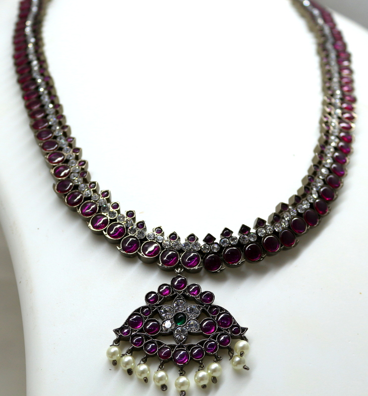 Margam Temple Jewellery Mango Pattern Necklace – Black Antique Finish, Real Kempstones, Copper Base