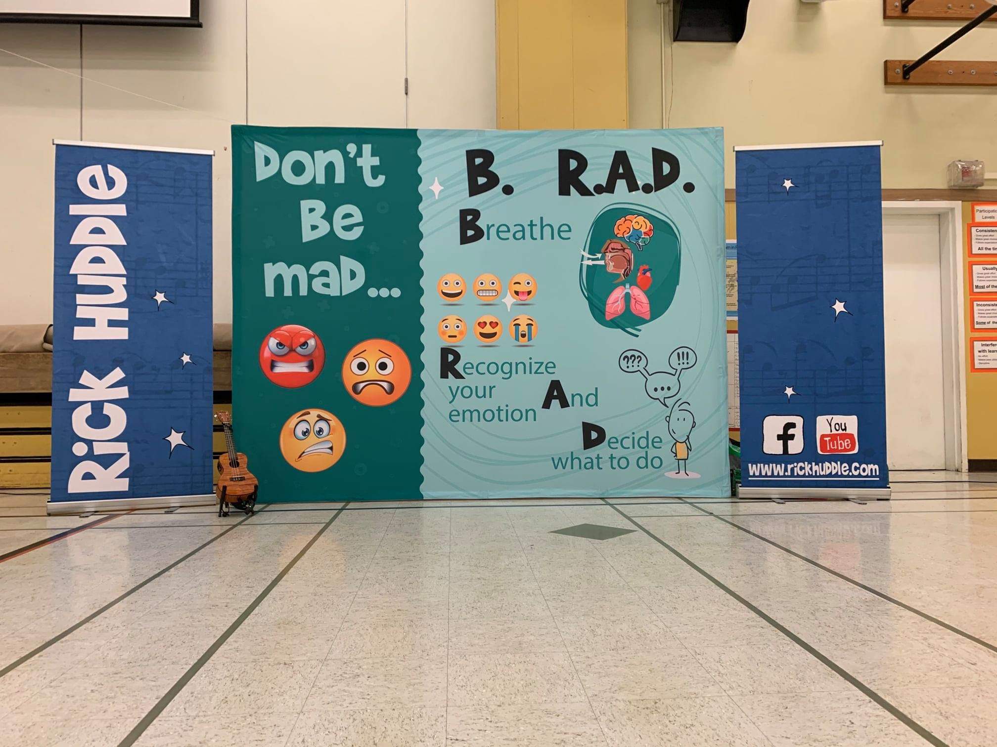 10ft Pop Up Backdrop w/endcaps 10ft Pop Up Backdrop w/endcaps