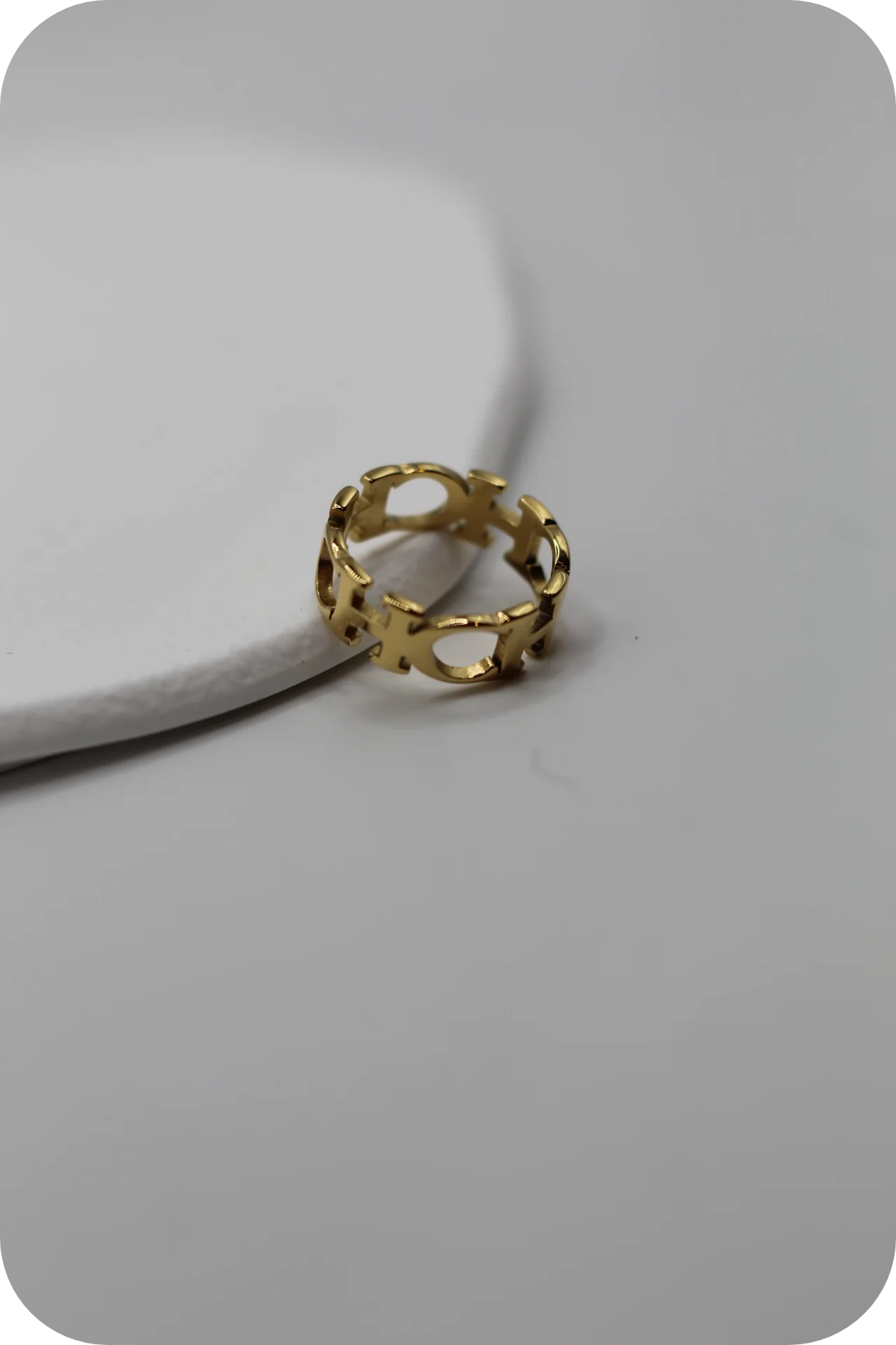 Carolina Herrera Ring