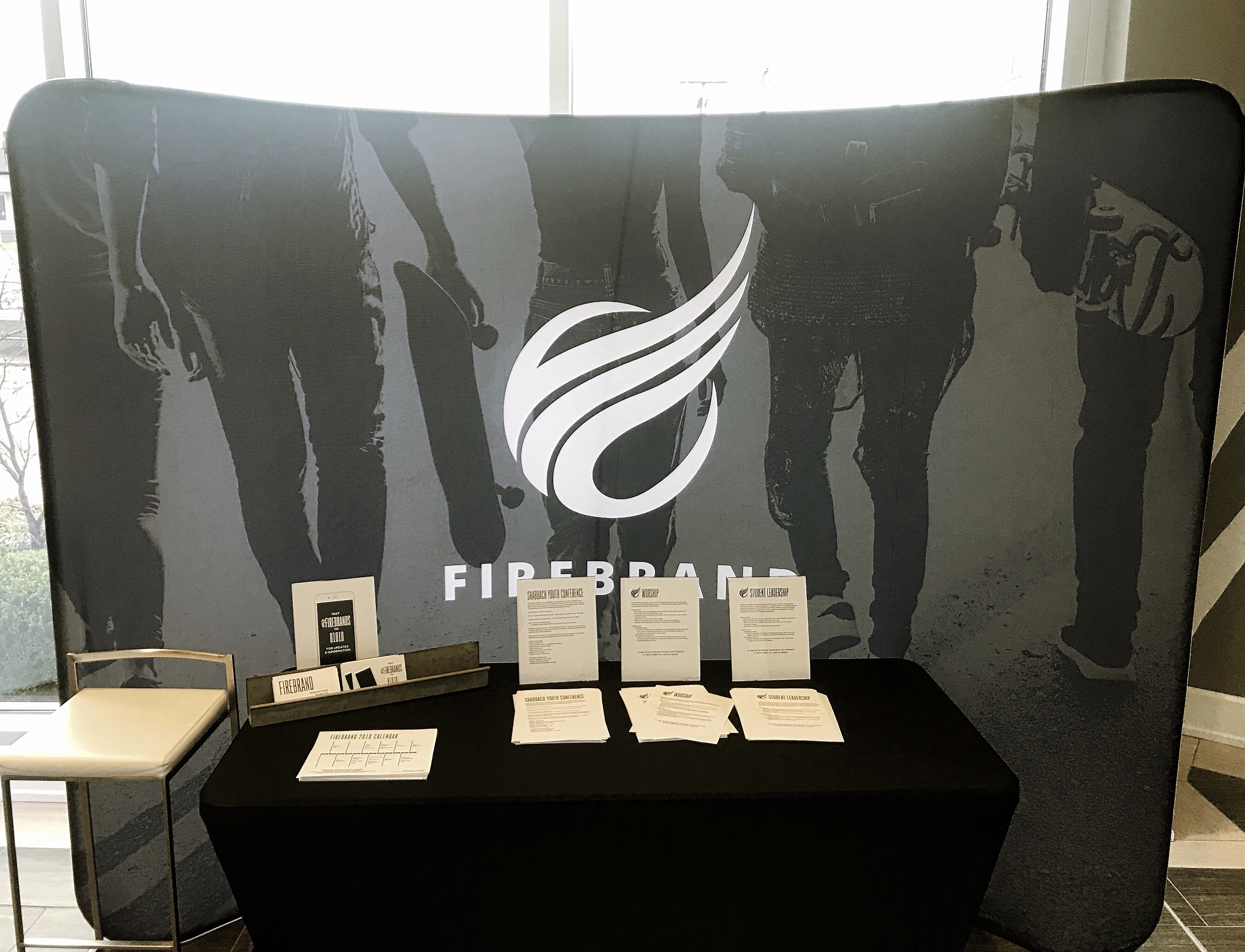 8ft Curve Tension Fabric Backdrop (Single or Double Side Print) 8ft Curve Tension Fabric Backdrop (Single or Double Side Print)