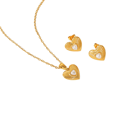 Romantic Pearl Necklace