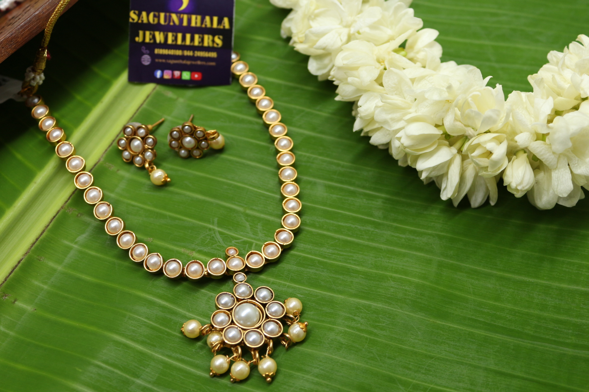 white one stone attigai