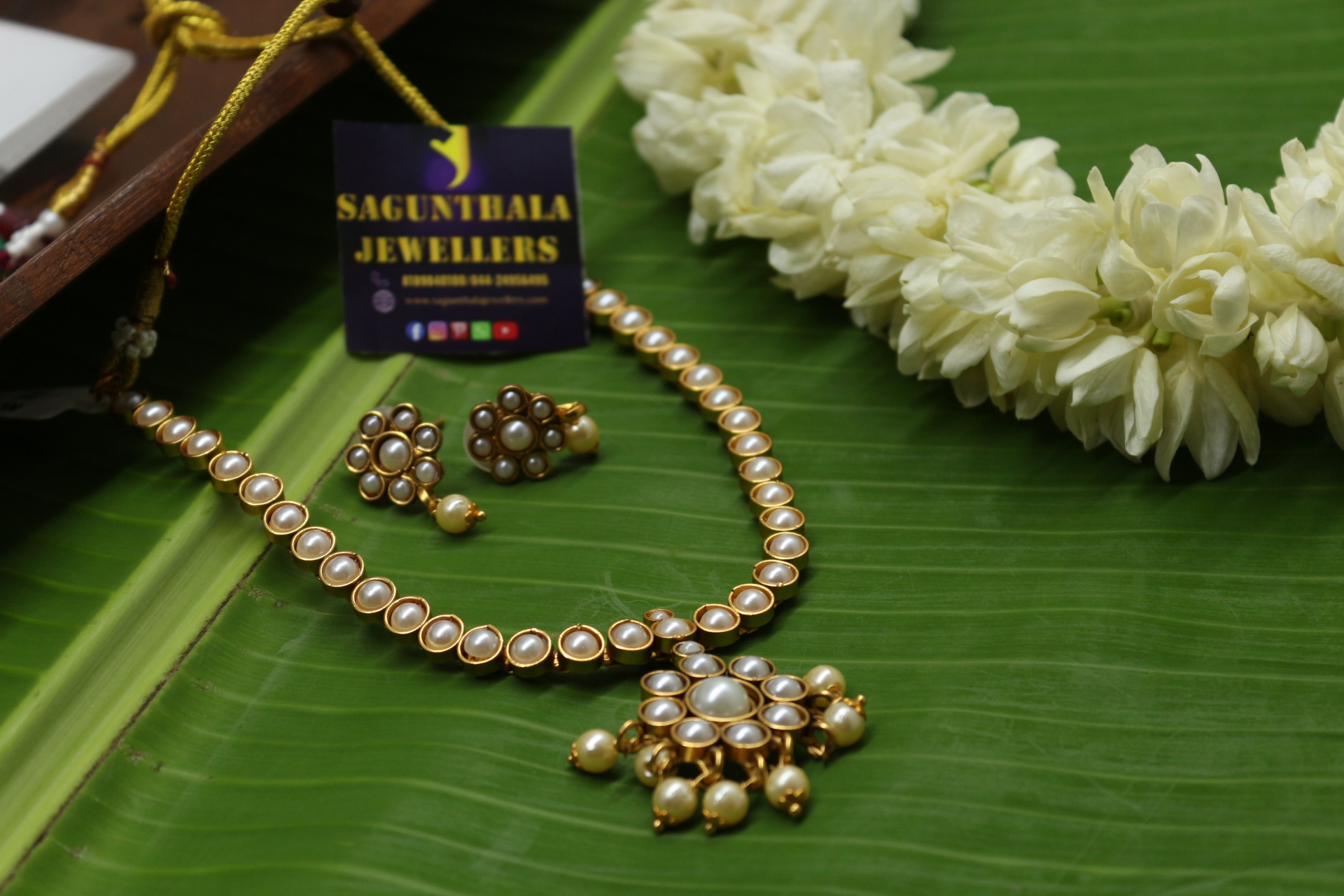 white one stone attigai