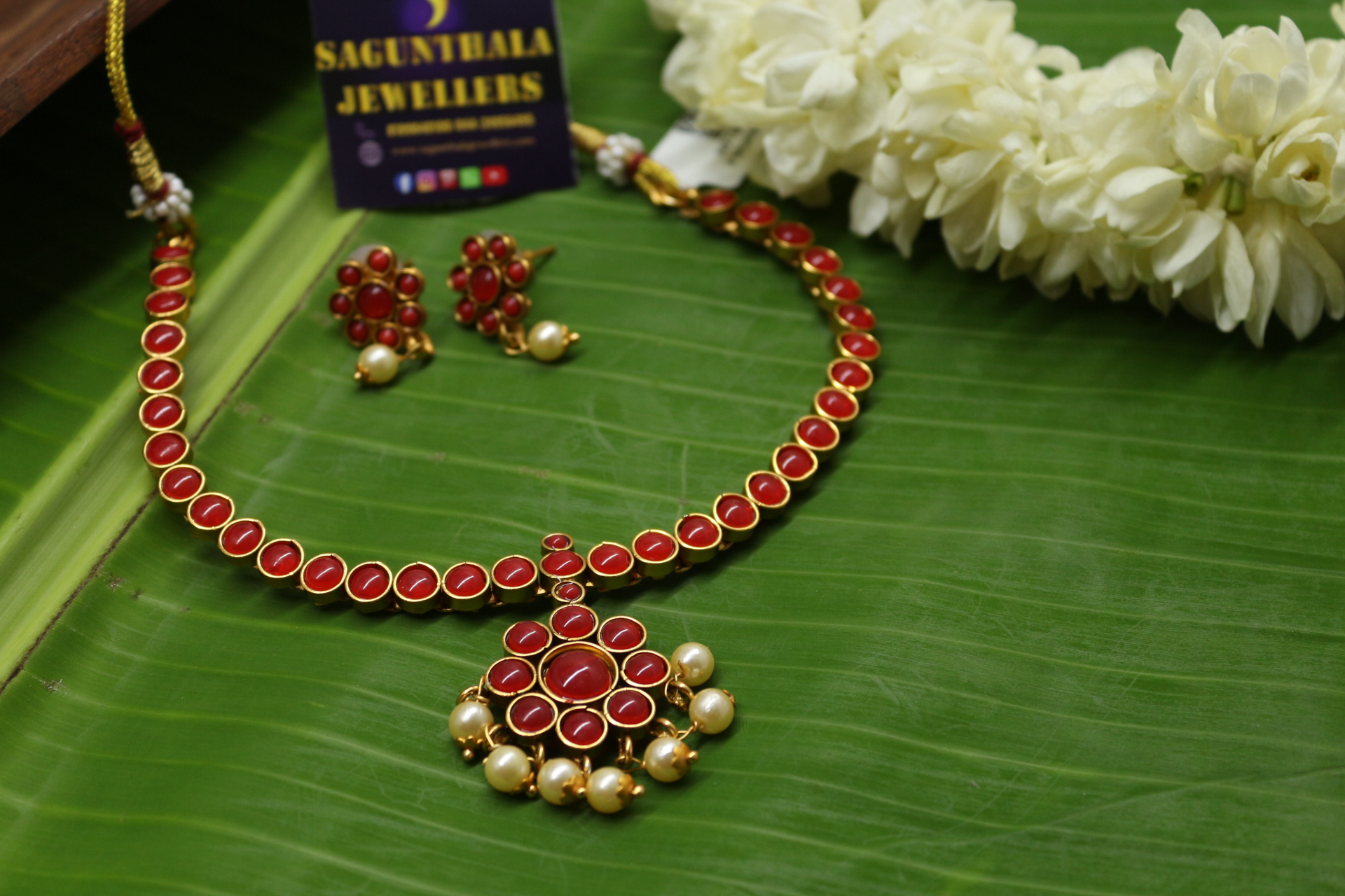 Red Kempstone Necklace Set with Pearl Drops