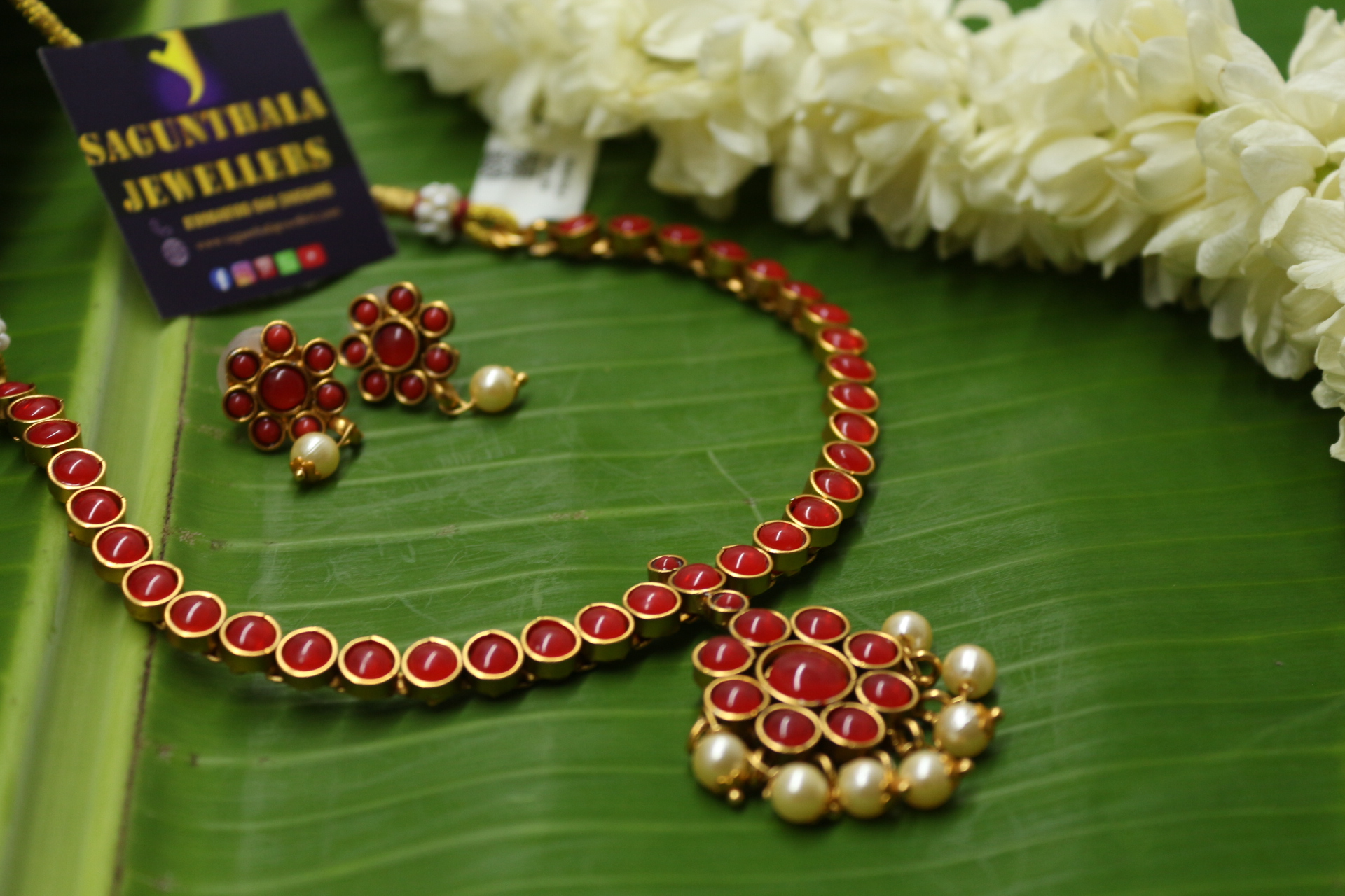 Red Kempstone Necklace Set with Pearl Drops