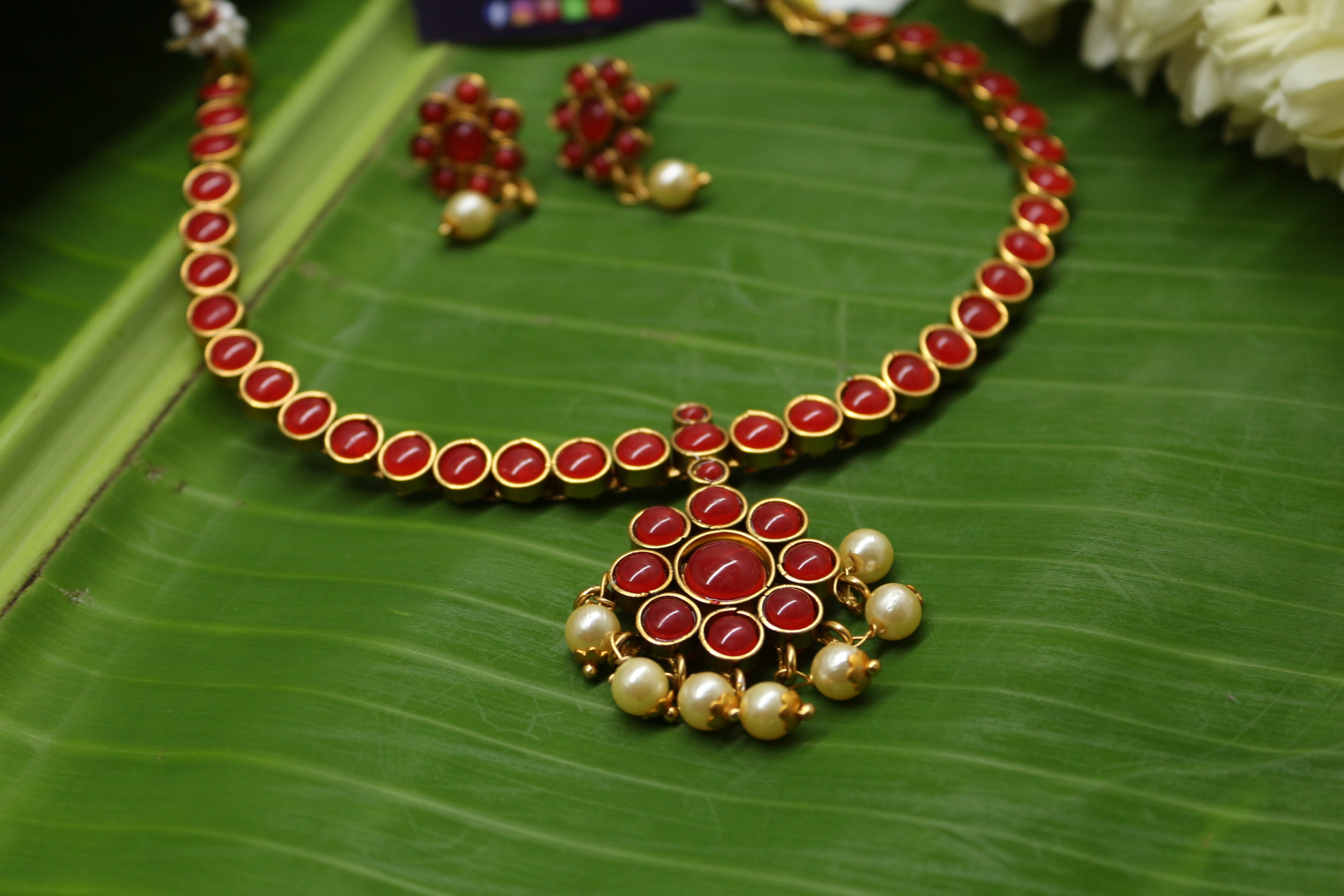 Red Kempstone Necklace Set with Pearl Drops