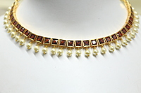 MAROON SQAURE STONE NECKALCE