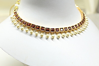 MAROON SQAURE STONE NECKALCE