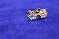7 STONE DIAMOND MEDIUM STUDS