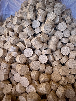 Ponderosa Pine Briquettes  - Supersack (30 cubic ft)