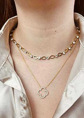 Delicate Zircons Clover Necklace
