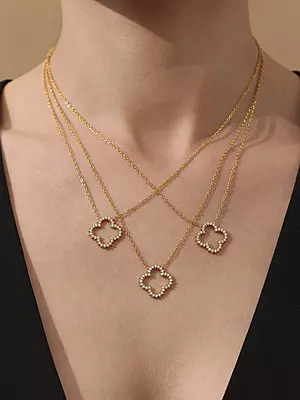 Delicate Zircons Clover Necklace