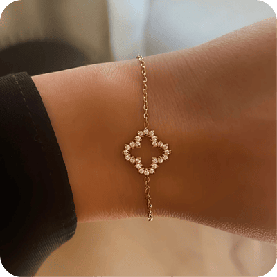 Delicate Zircons Single Clover Bracelet Delicate Zircons Single Clover Bracelet