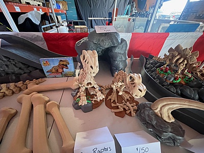 Raptor Fossil Kit with Stand -set of 2-