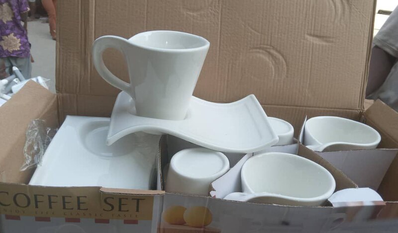 SET OF 6 WAVY SAUCER + 6 MUGS