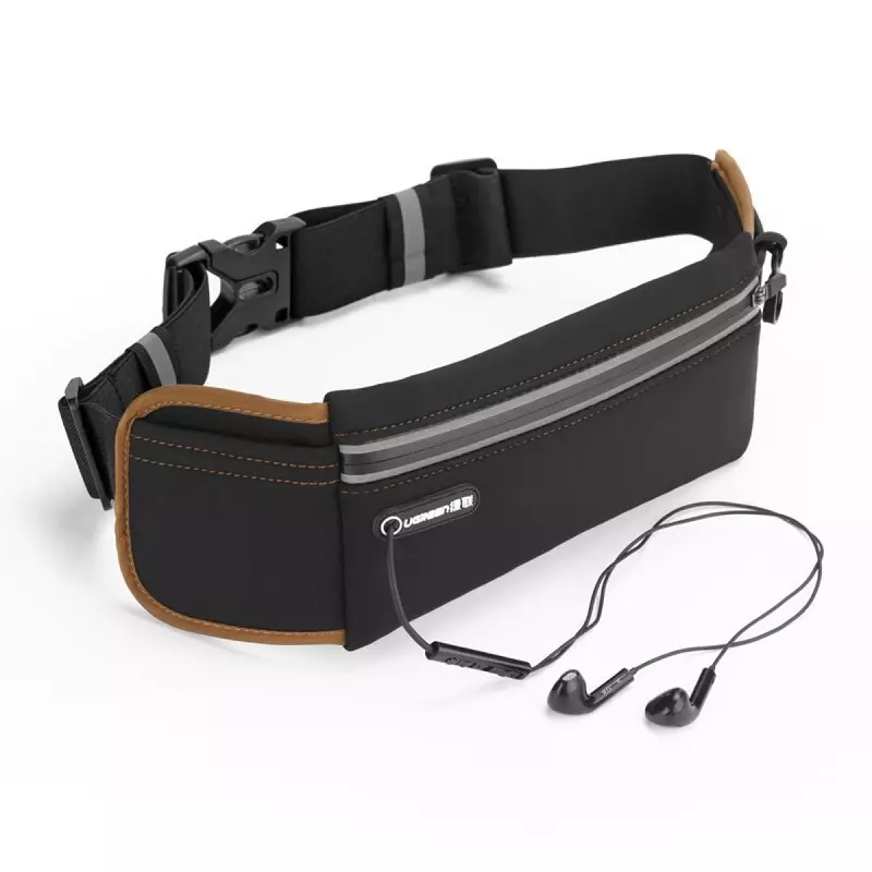 Ugreen LP112 Reflective Running Belt with Headphone Outlet - Black