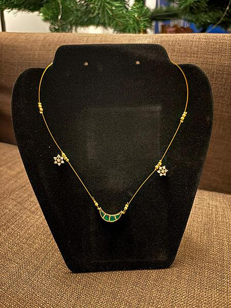 Jadau invisible necklace - Minimalist Green Crescent pendant