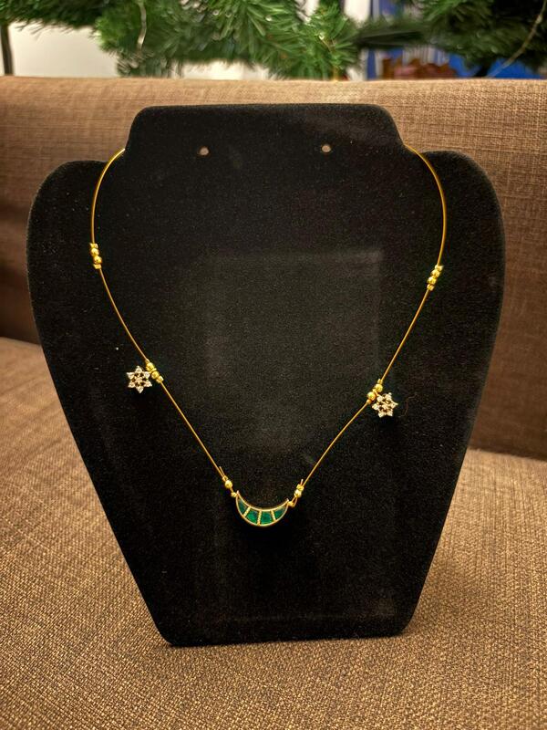 Jadau invisible necklace - Minimalist Green Crescent pendant