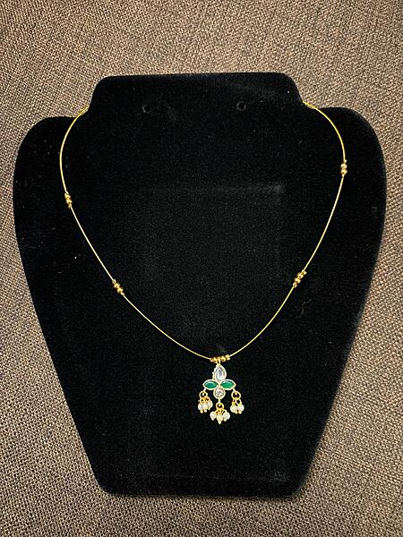 Jadau invisible necklace - Minimalist Green Floral pendant