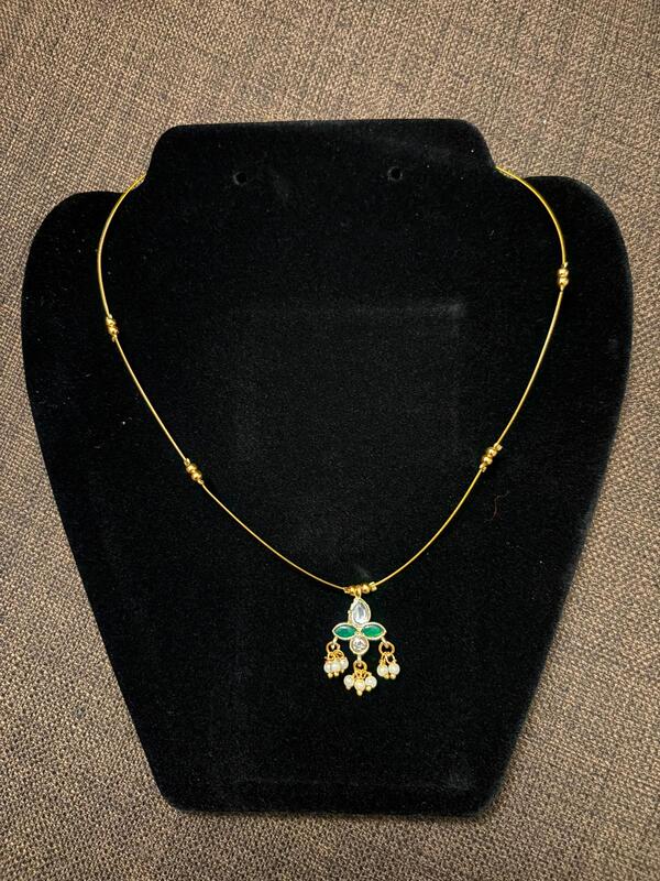 Jadau invisible necklace - Minimalist Green Floral pendant