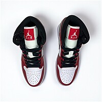 "Jordan 1 Mid Style – Chicago Red g5 