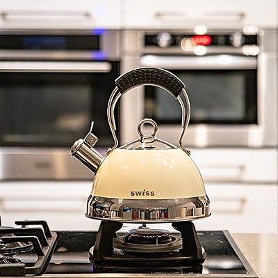 SWISS Kettle Gas 2.5 litre - Antique White