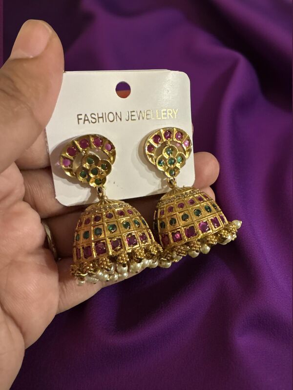 Traditional Kundan Jumkhas with Pearl detailing