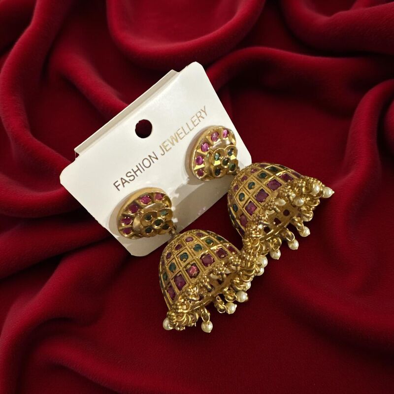 Traditional Kundan Jumkhas with Pearl detailing