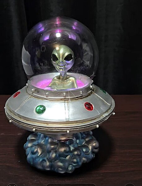 LED Alien Spacecraft