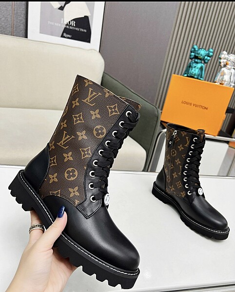 LV COME BACK BOOT