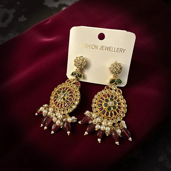 Traditional Chandbalis with Kemp stones and Beads detail
