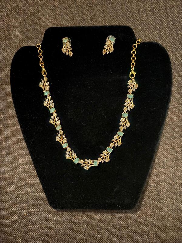 AD stone White-Light Green necklace with earrings