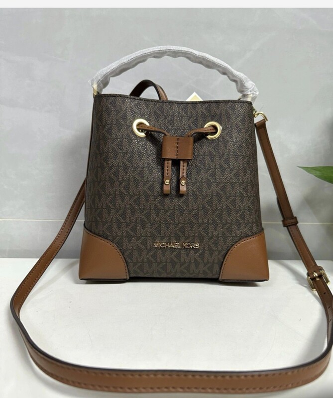 Michael Kors Suri Small Logo Bucket Bag (Dark Brown)