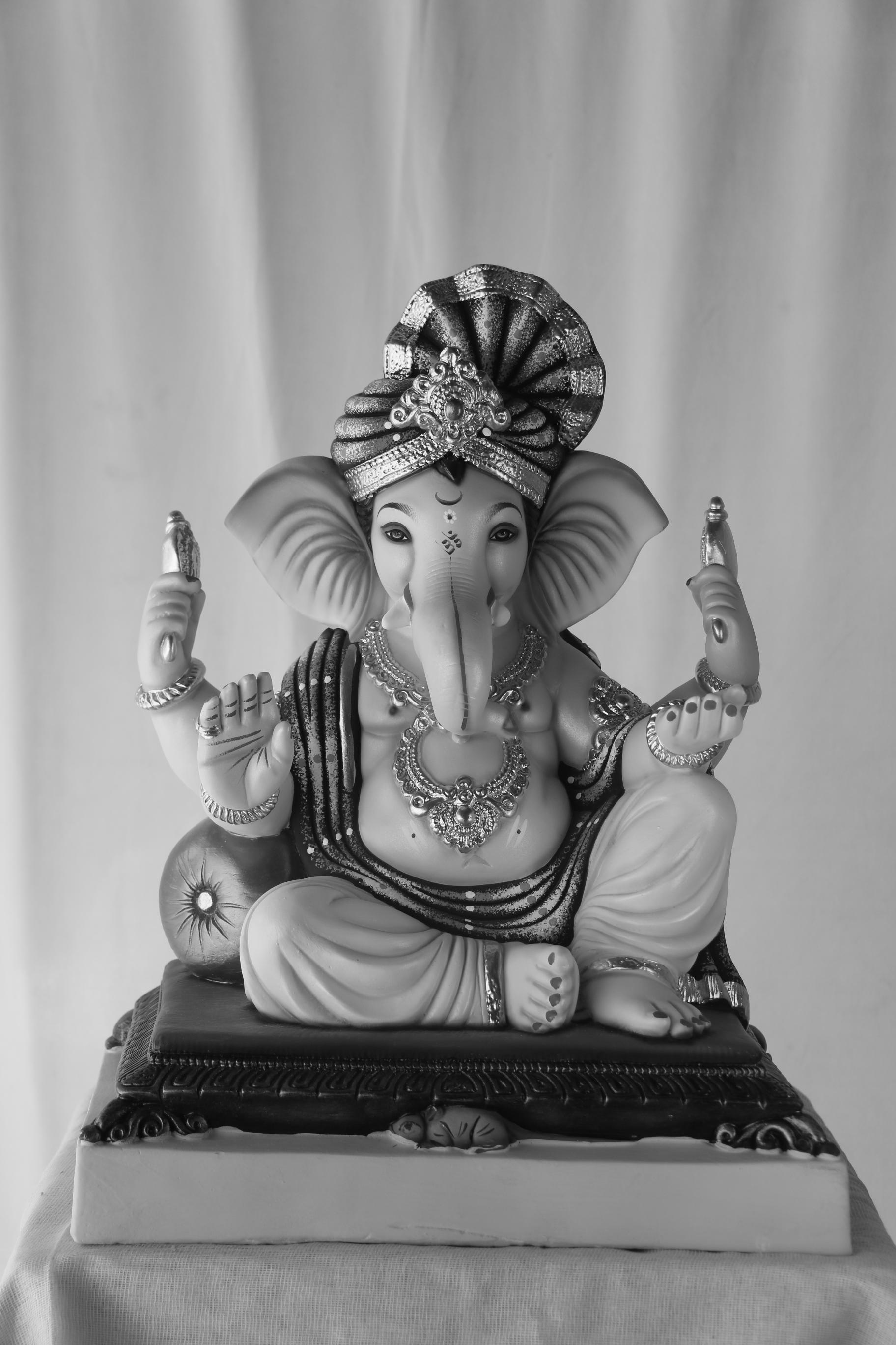 Feta Peshwa Ganpati | POP Ganpati | 18 Inches Height | MSKK-0006-POP-18-FETAP-PSKK-DNOA