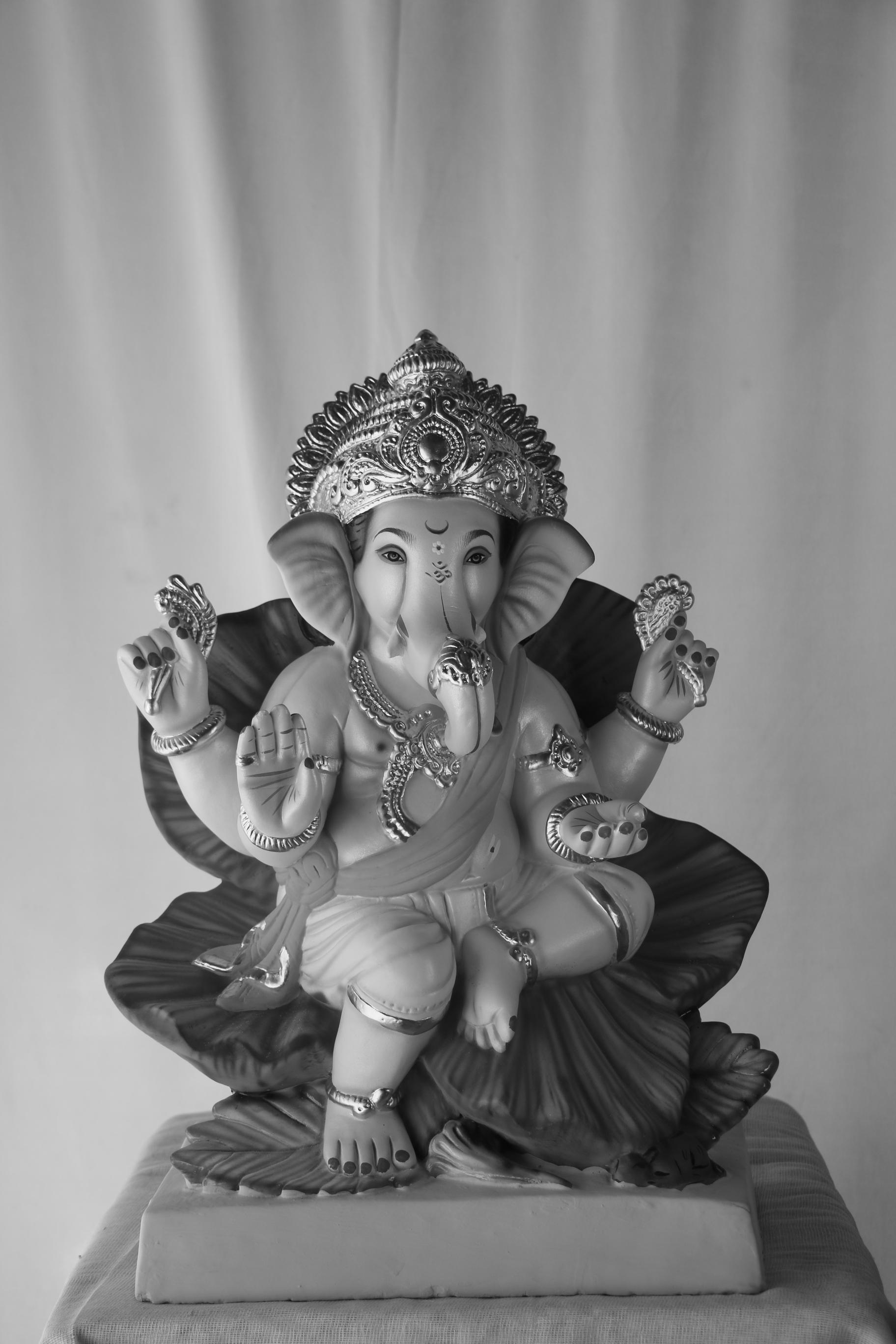Phulwala Ganpati | POP Ganpati | 19 Inches Height | MSKK-0008-POP-19-PHULW-PSKK-DNOA