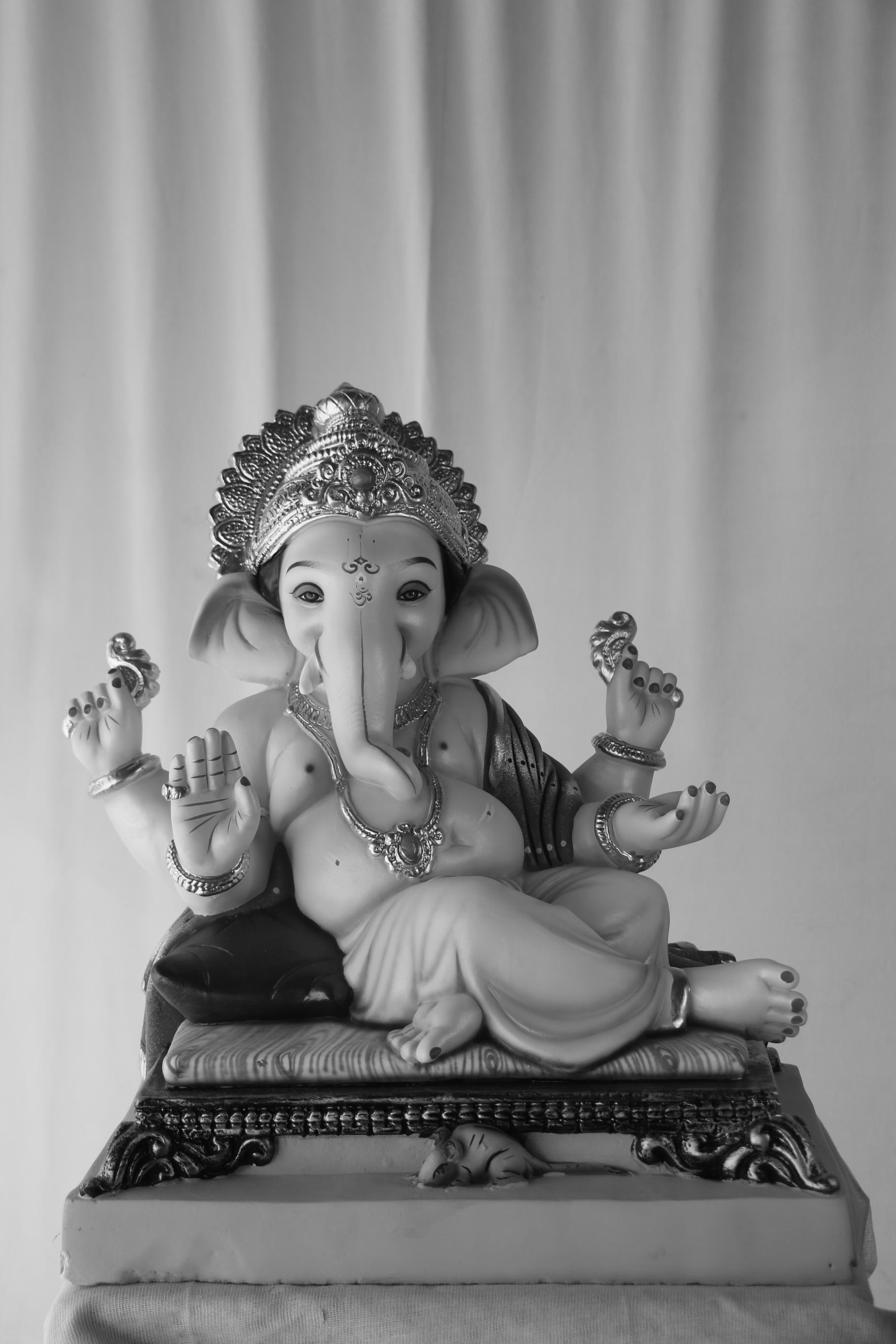 Shinde Peshwa Ganpati | POP Ganpati | 18 Inches Height | MSKK-0021-POP-18-SHIND-PSKK-DNOA