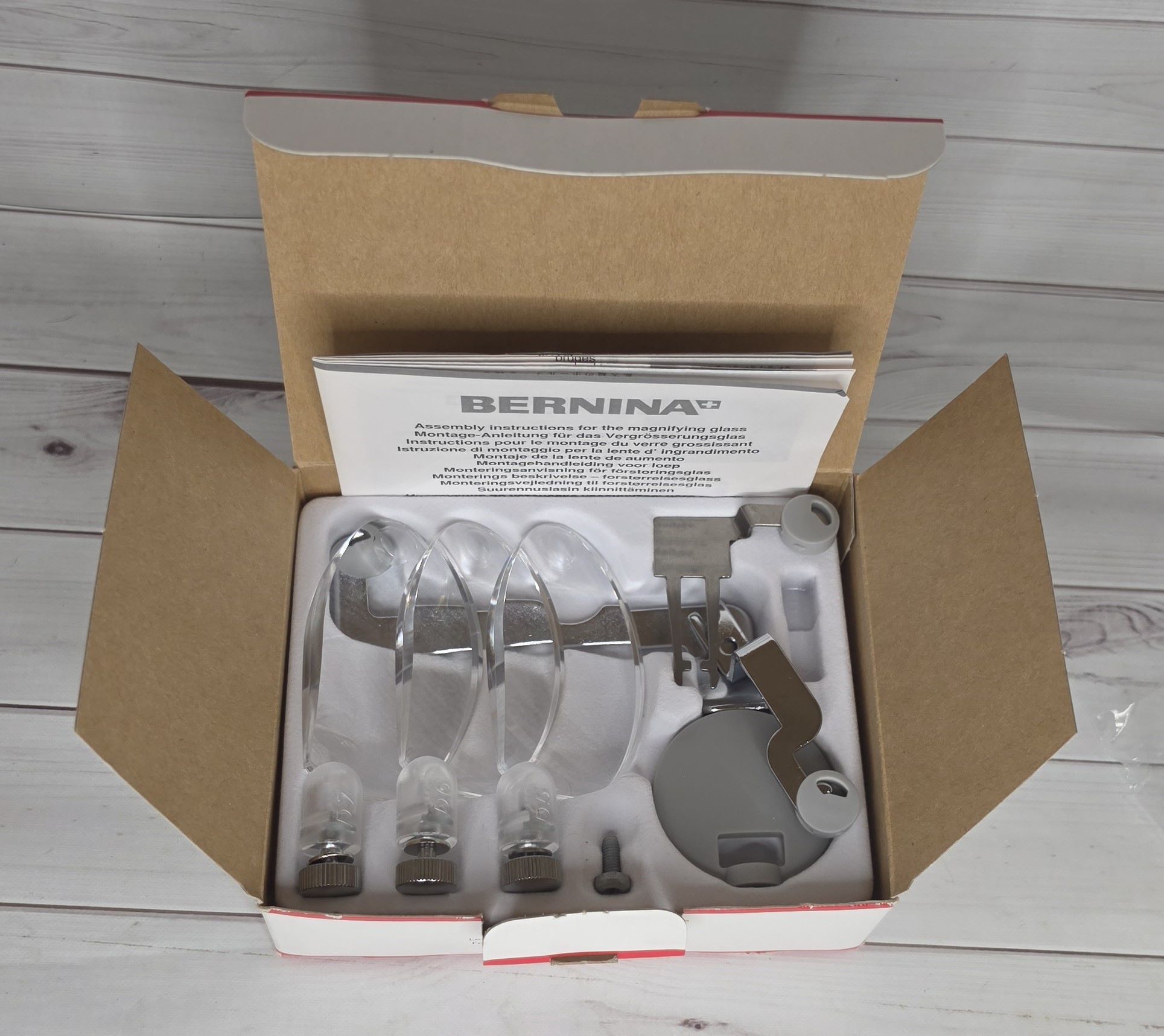 BERNINA UNIVERSAL MAGNIFYING GLASS - SET of 3 and HARDWARE
