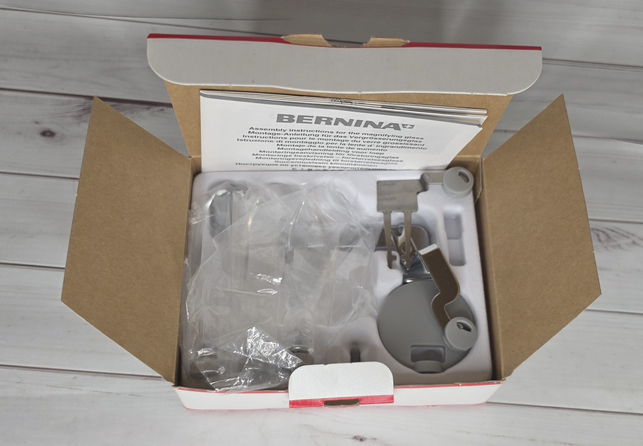 BERNINA UNIVERSAL MAGNIFYING GLASS - SET of 3 and HARDWARE