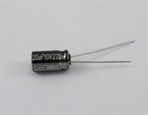 CAPACITOR 220UF 10V