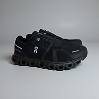 On Cloud 5 Waterproof NEGRO