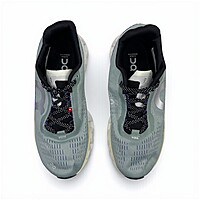 On Cloudmonster Style – Verde Aqua